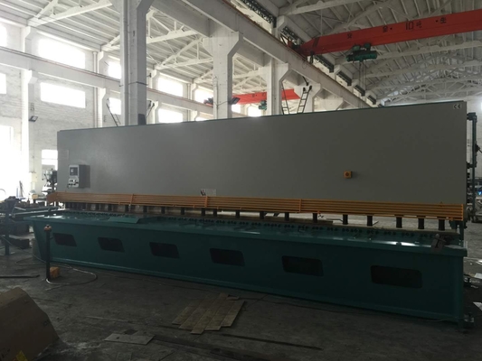 Aufschlitzen der Cnc-Blech-Schermaschinen-Blatt-Ausschnitt-Presse Qc12k-4x3200